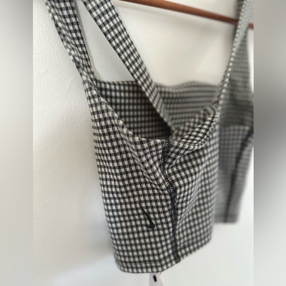 NWT Nike Yoga Women's Black and White Cropped Gingham Tank Sports Bra SIZE M - Picture 13 of 13
